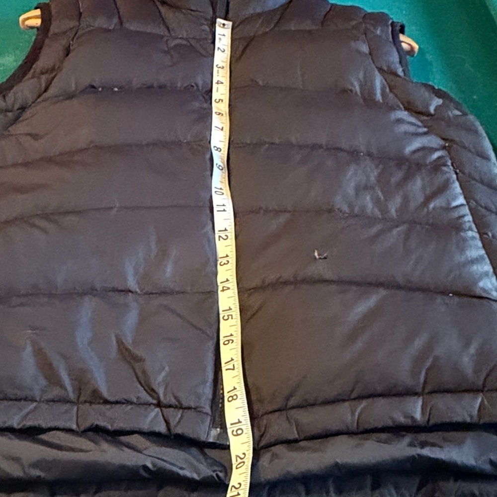 Cabela's Black Quilted Vest - Picture 9 of 9